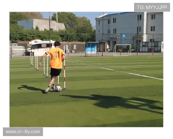 如何提升足球踢击力道训练技巧与力量增强方法解析 如何提升足球踢击力道训练技巧与力量增强方法解析